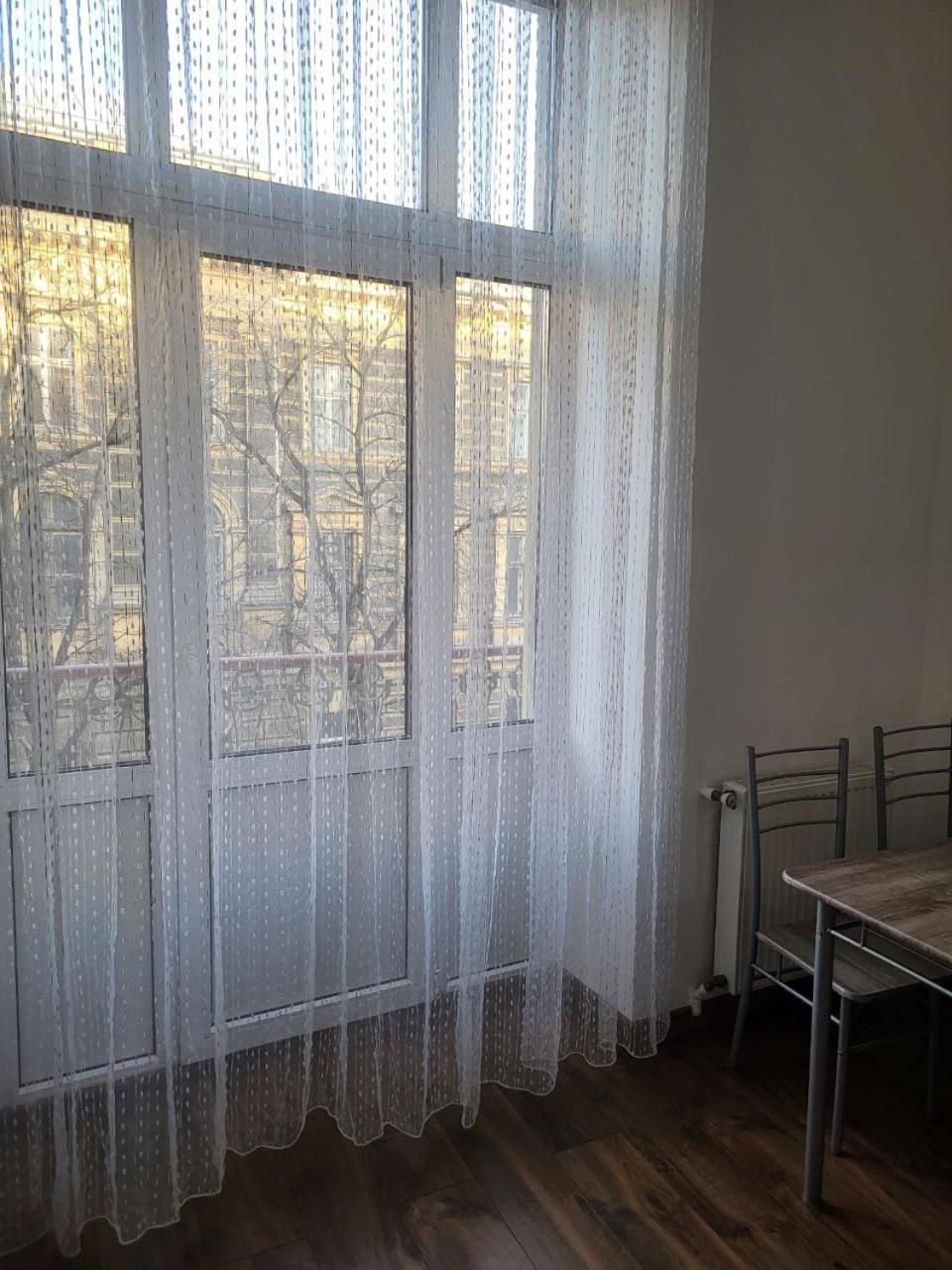 Apartamenty On Knyazya Romana Lviv Buitenkant foto