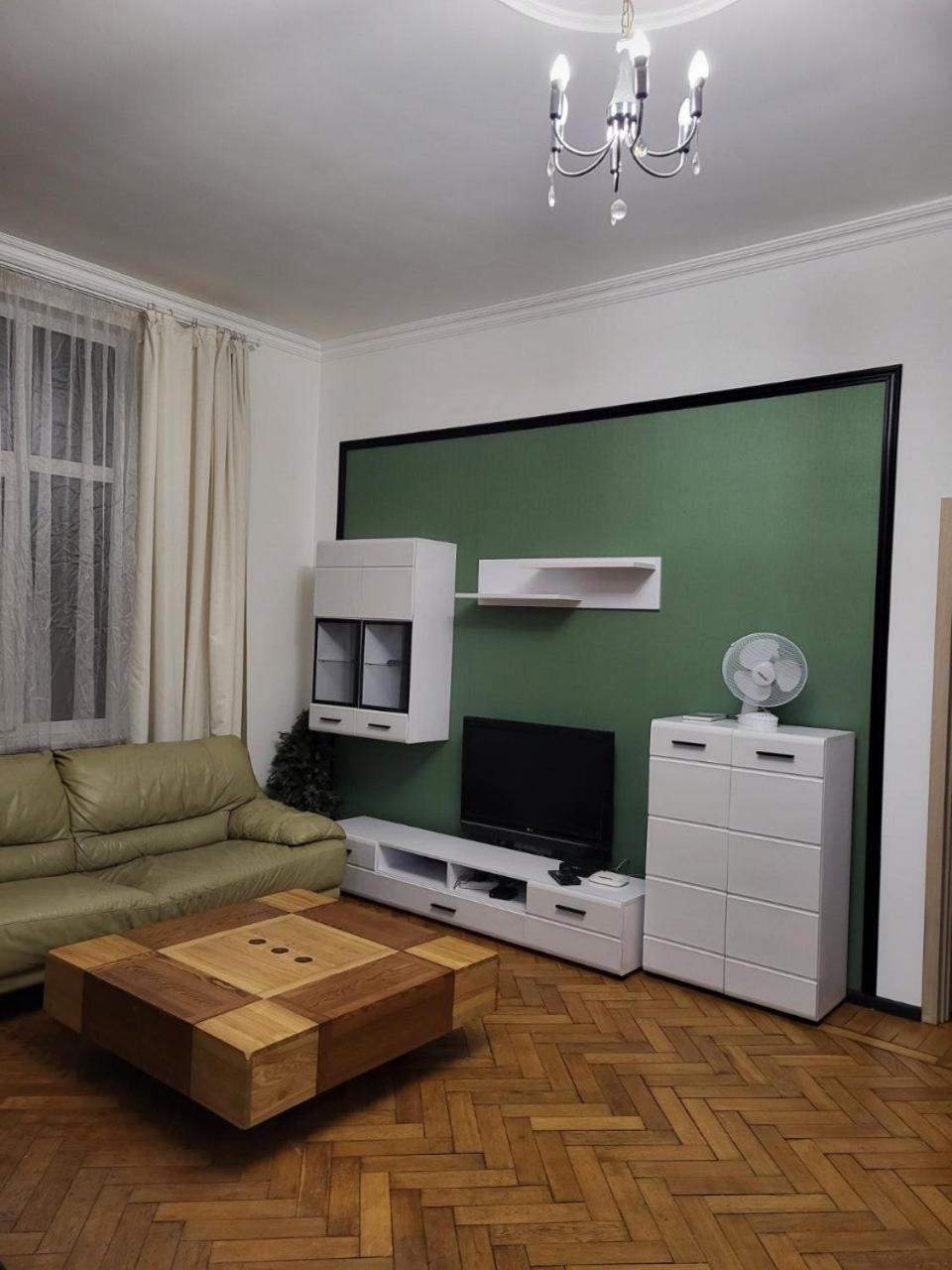 Apartamenty On Knyazya Romana Lviv Buitenkant foto