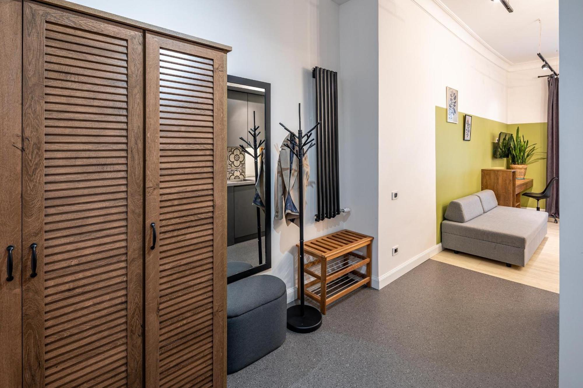 Apartamenty On Knyazya Romana Lviv Buitenkant foto